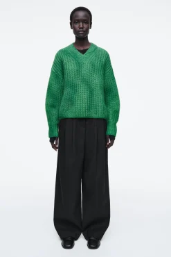 COS Stickat*SPRAYEFFECT MOHAIR VNECK JUMPER