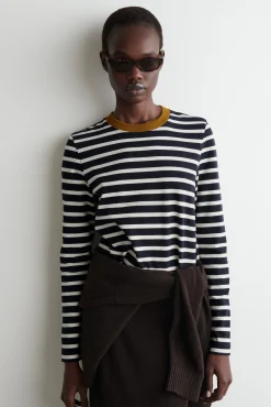 COS T-shirts | Toppar*STILRENT SKUREN LÅNGÄRMAD T-SHIRT