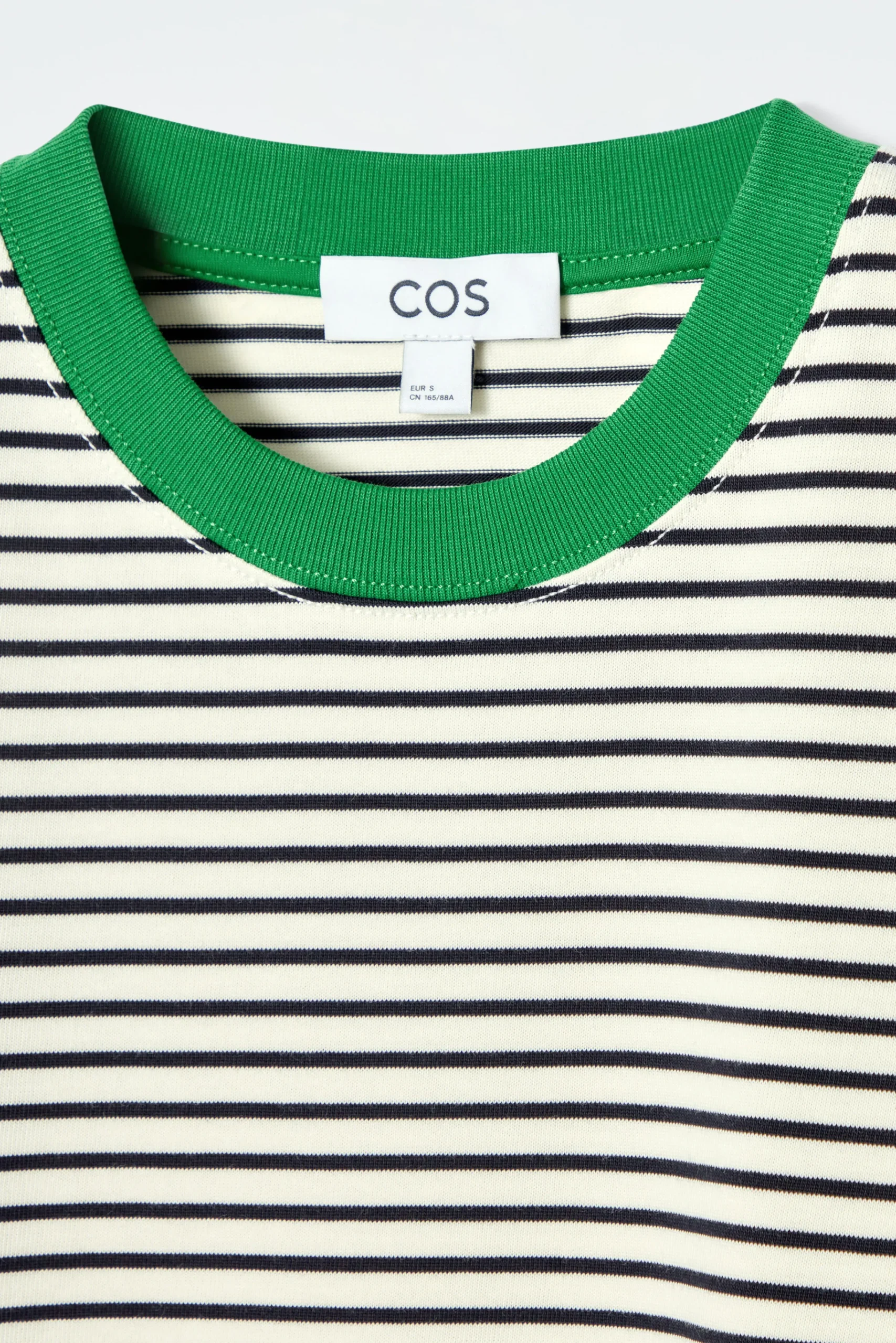 COS T-shirts | Toppar*STILRENT SKUREN T-SHIRT