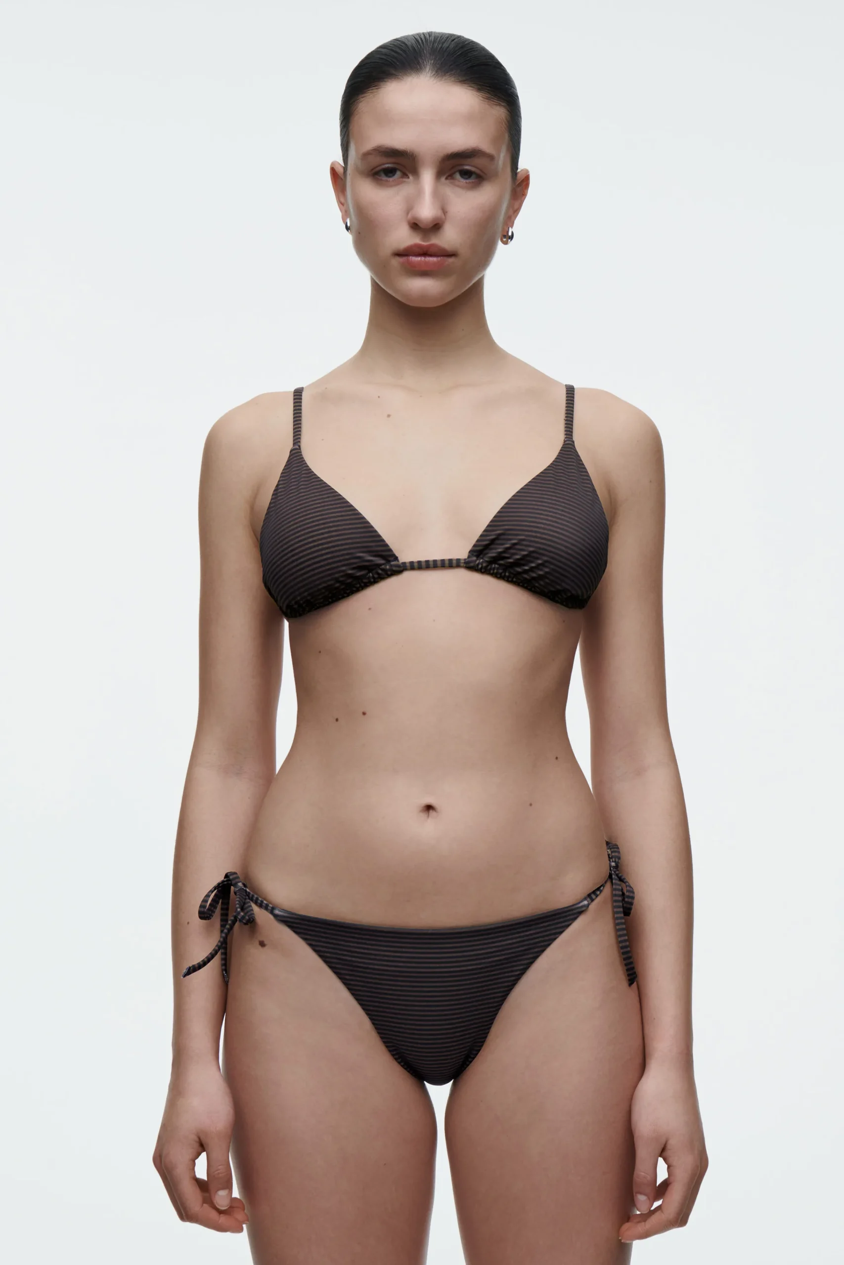 COS Badkläder | Semesterstilar*TREKANTIG BIKINI-BH