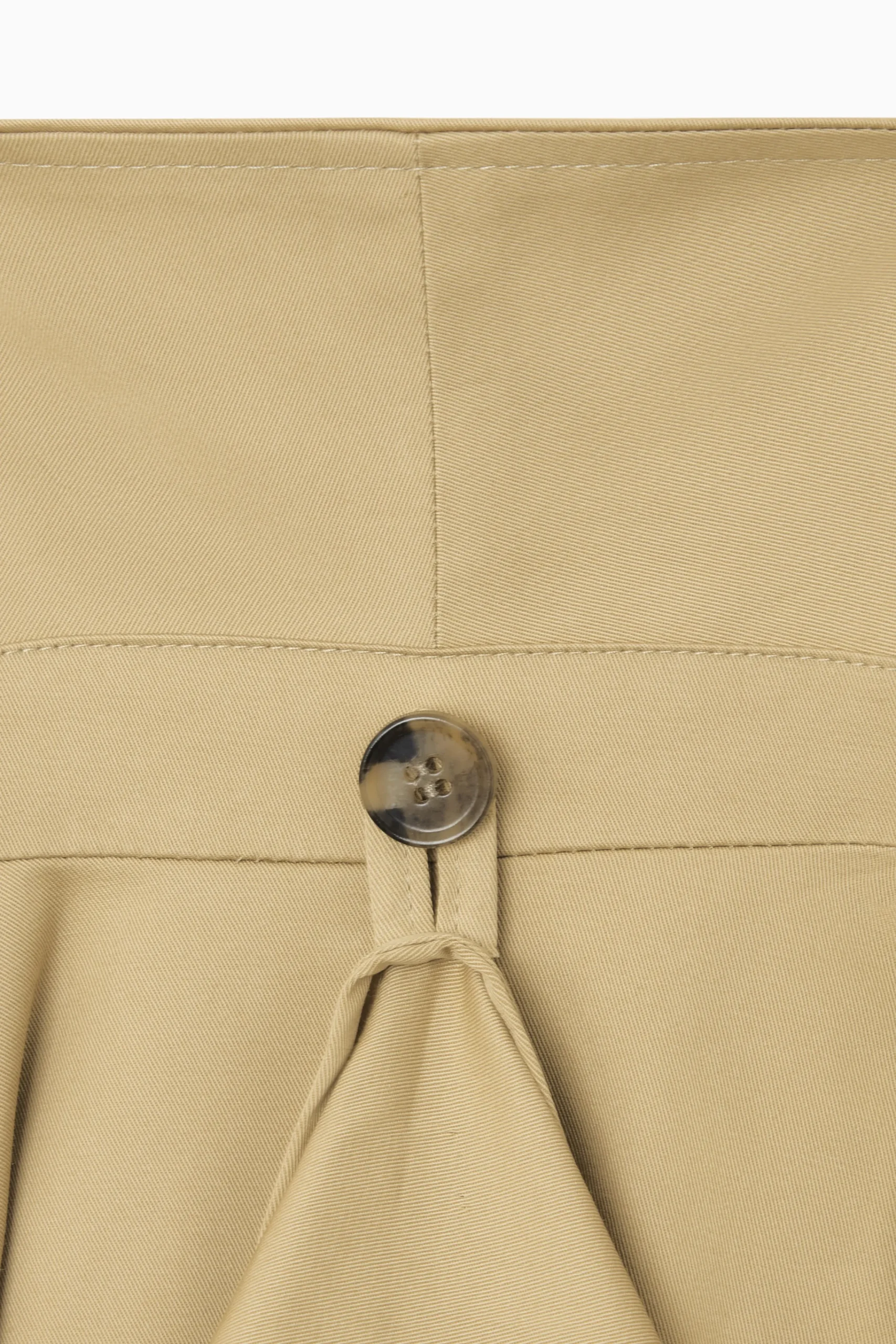 COS Jackor & Kappor*TRENCHCOAT I OVERSIZE-MODELL MED HALSDUK