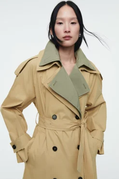 COS Jackor & Kappor*TRENCHCOAT MED FLERA LAGER OCH DUBBELKNÄPPNING