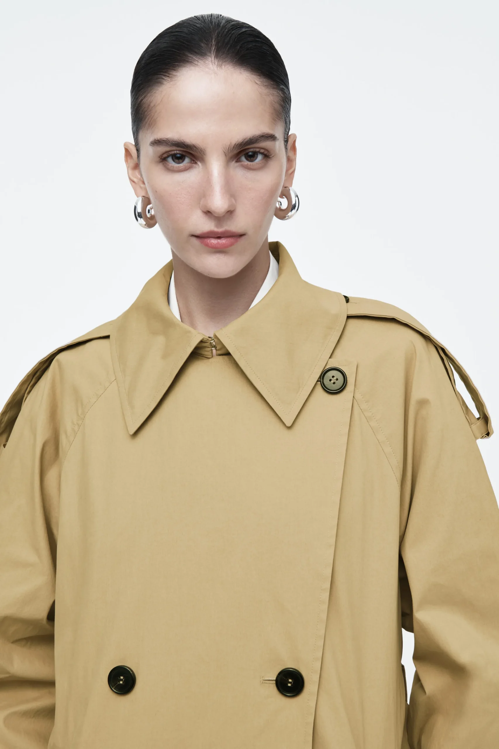 COS Jackor & Kappor*TRENCHCOAT MED FLERA LAGER OCH DUBBELKNÄPPNING