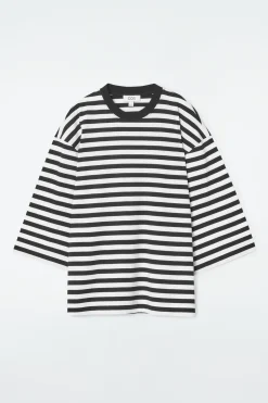 COS Toppar | T-shirts*T-SHIRT MED TRAPETSSILUETT