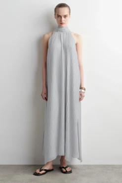COS Nyheter | Klänningar & Jumpsuits*VECKAD MAXIKLÄNNING MED HALTERNECK