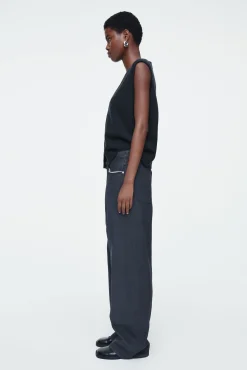COS Jeans | Byxor*VOLUME SPRAYFÄRGADE JEANS MED VIDA BEN