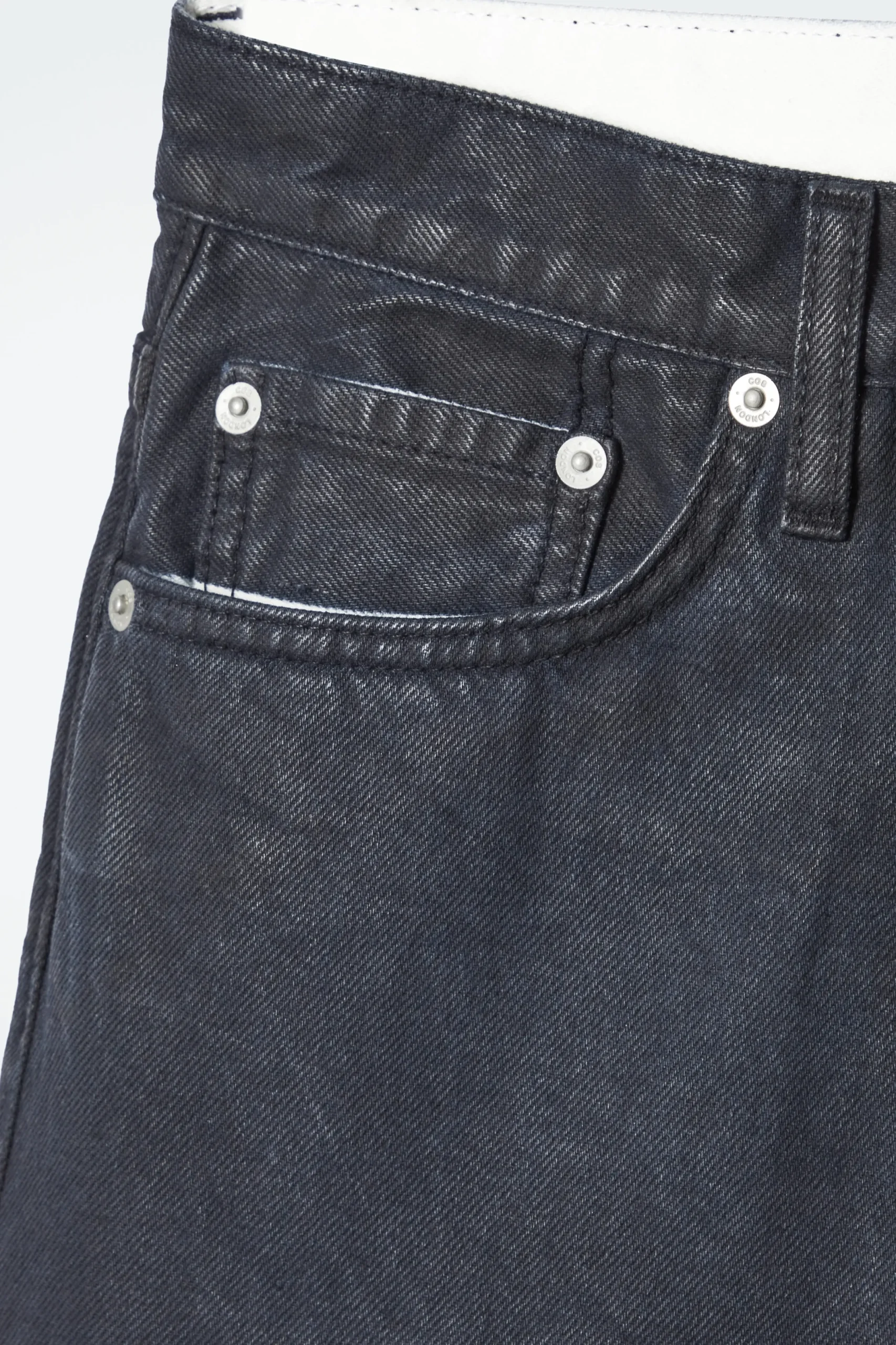 COS Jeans | Byxor*VOLUME SPRAYFÄRGADE JEANS MED VIDA BEN