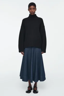 COS Kjolar | Utvald Denim*VOLUMINÖS A-LINJESKUREN MIDIKJOL I DENIM