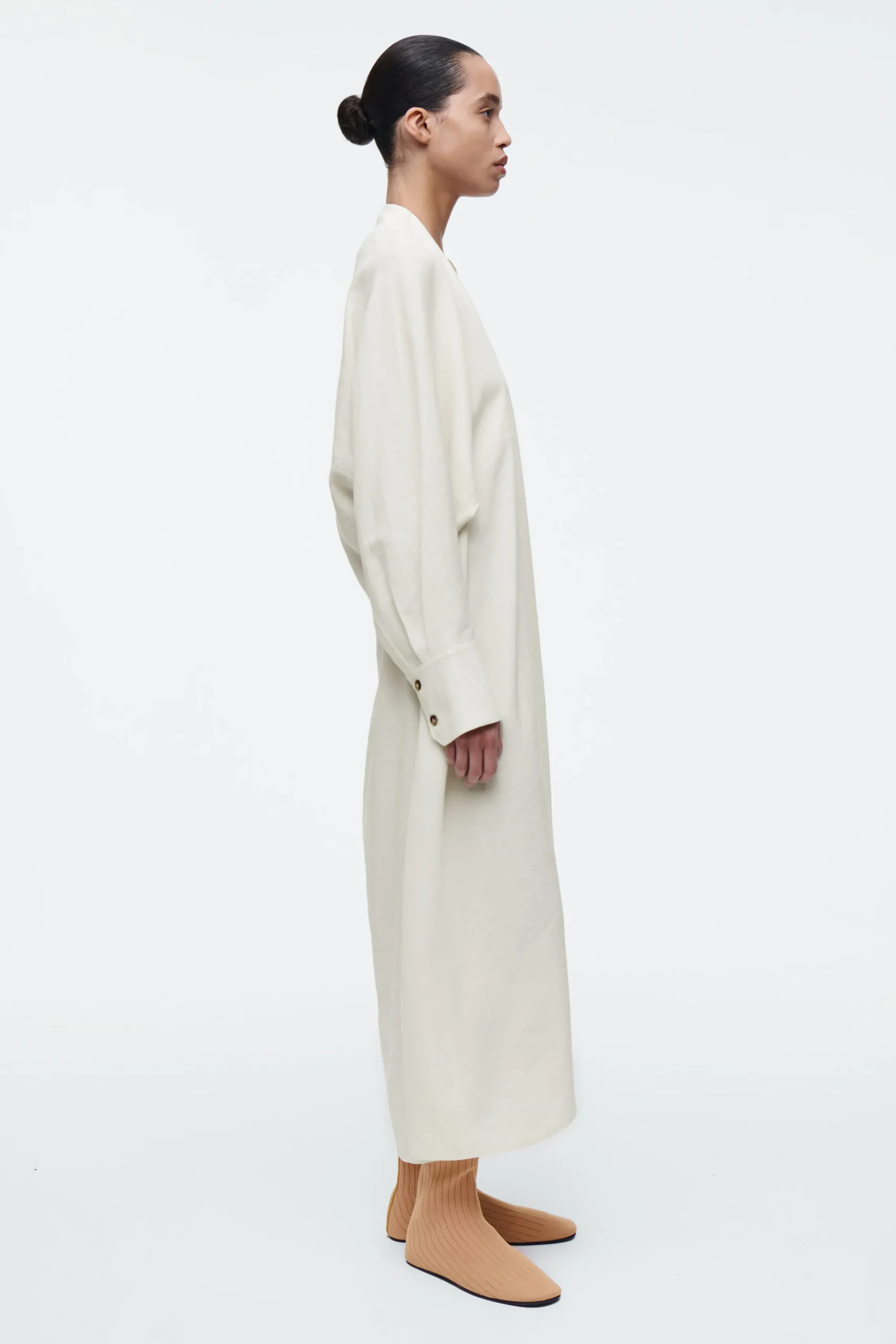 COS Klänningar & Jumpsuits | Occasionwear*V-RINGAD SKJORTKLÄNNING I LINNE