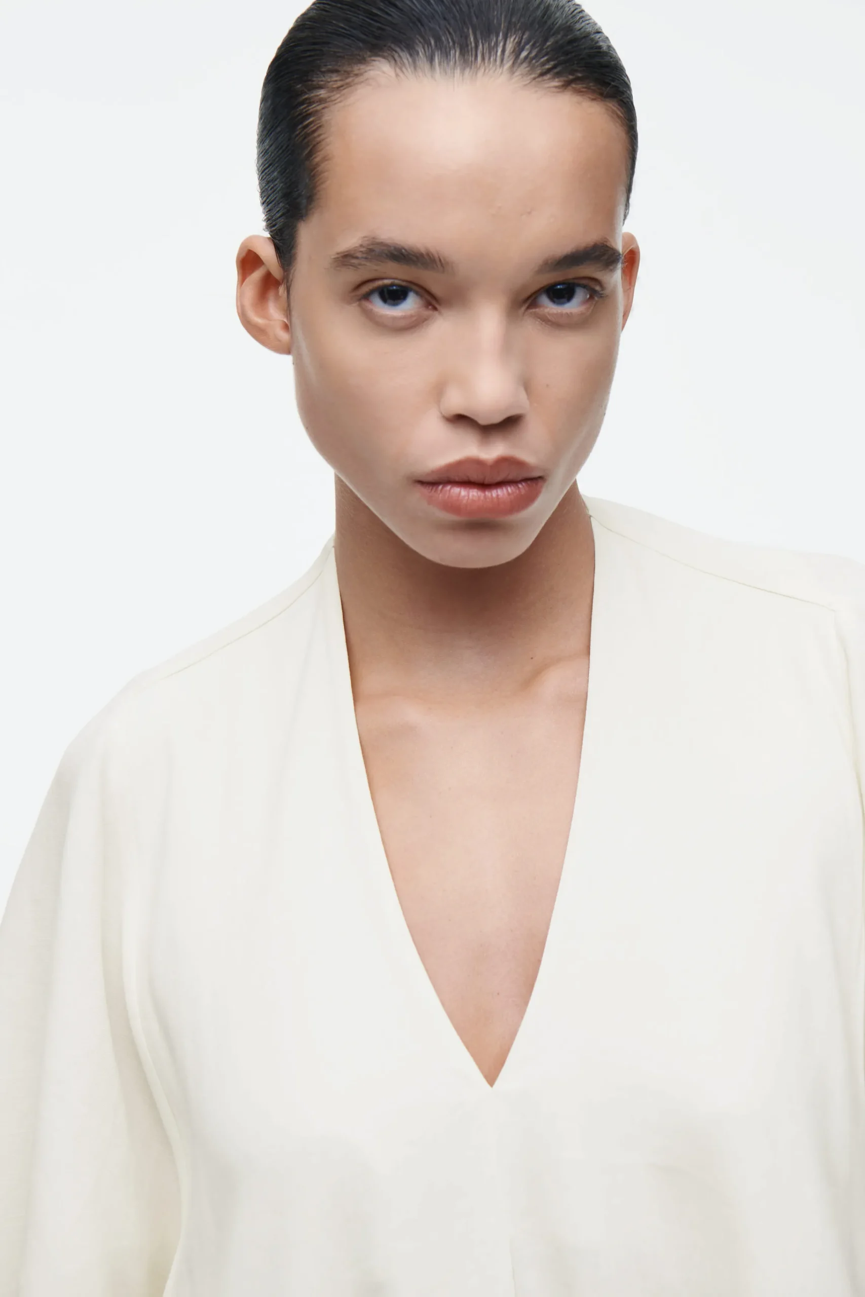 COS Klänningar & Jumpsuits | Occasionwear*V-RINGAD SKJORTKLÄNNING I LINNE