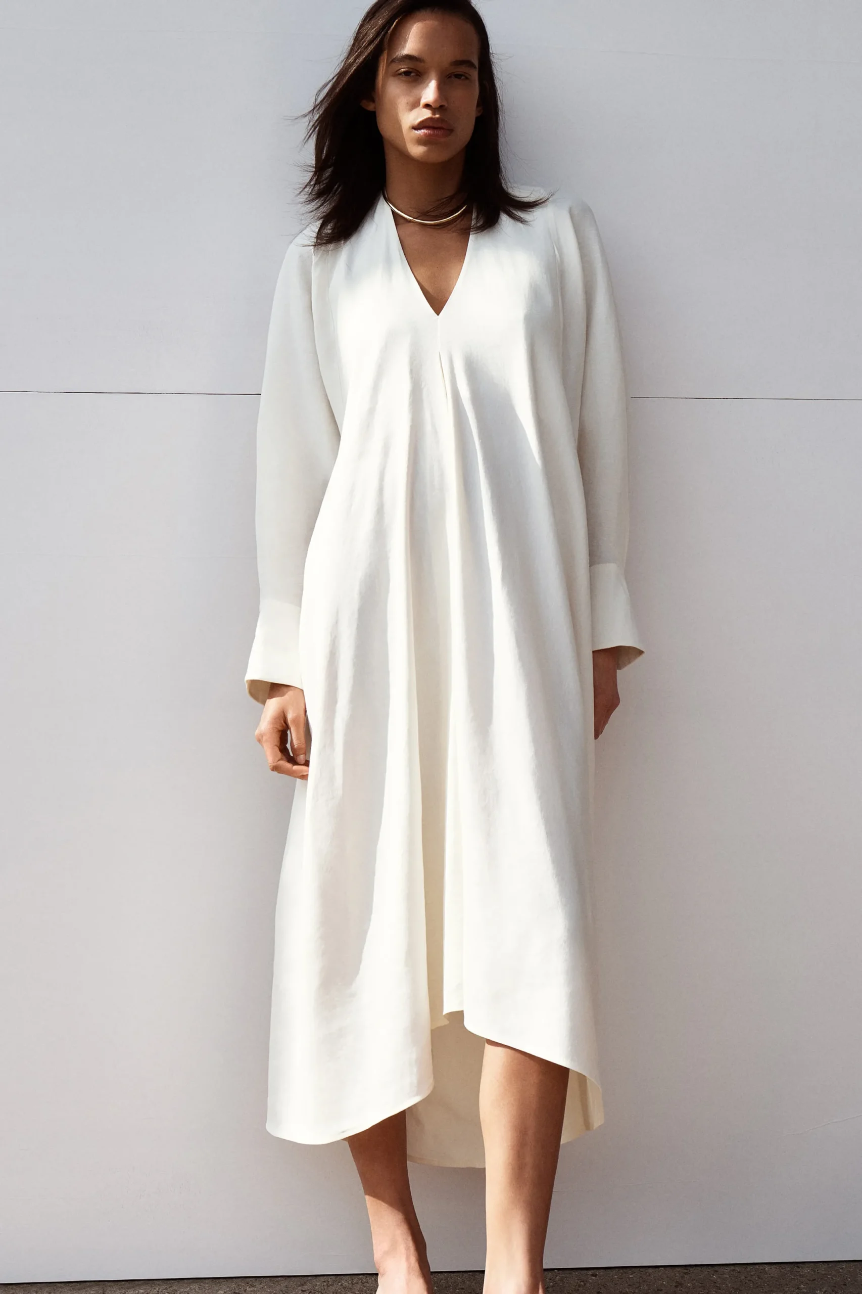 COS Klänningar & Jumpsuits | Occasionwear*V-RINGAD SKJORTKLÄNNING I LINNE