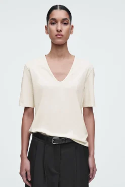 COS T-shirts | Toppar*V-RINGAD T-SHIRT I BOMULL